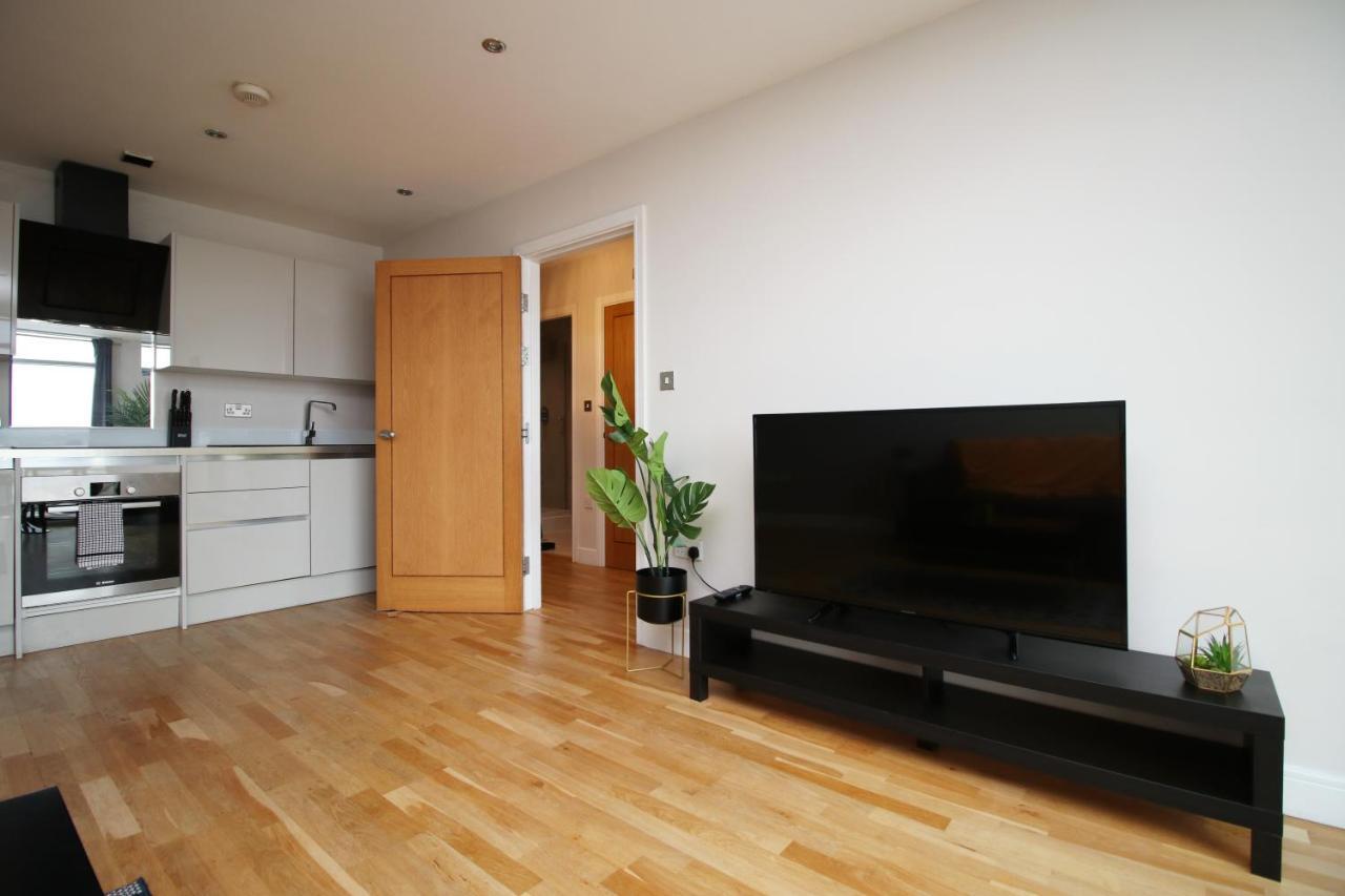 The View - Long Stay Offer - Modern Central Apartment And Parking By Cto Serviced Apartments Cardiff Exterior photo