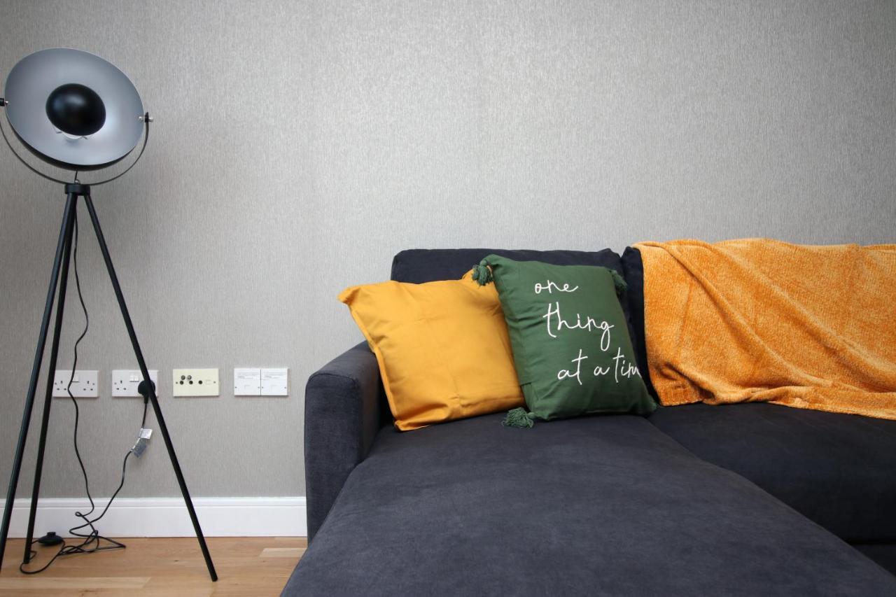 The View - Long Stay Offer - Modern Central Apartment And Parking By Cto Serviced Apartments Cardiff Exterior photo