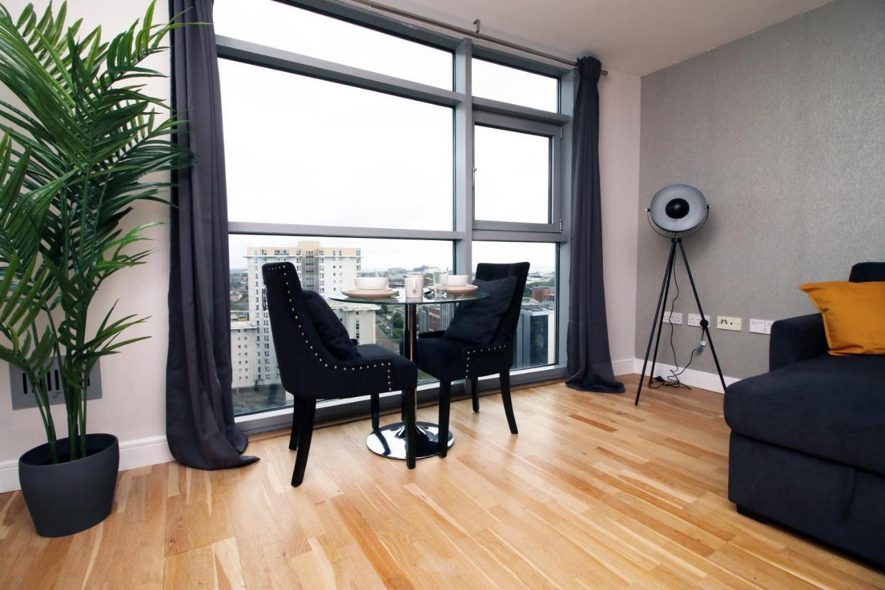 The View - Long Stay Offer - Modern Central Apartment And Parking By Cto Serviced Apartments Cardiff Exterior photo