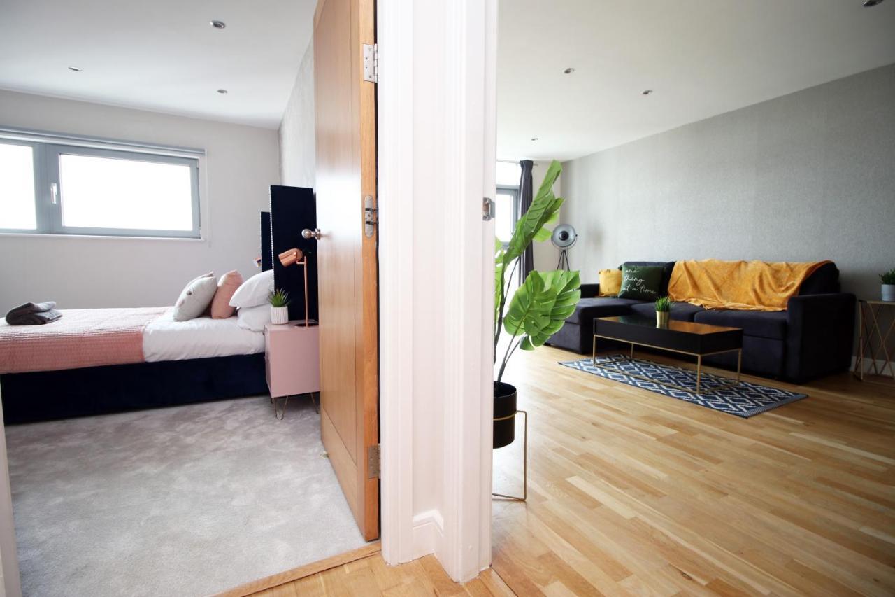The View - Long Stay Offer - Modern Central Apartment And Parking By Cto Serviced Apartments Cardiff Exterior photo