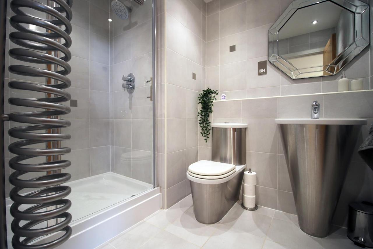 The View - Long Stay Offer - Modern Central Apartment And Parking By Cto Serviced Apartments Cardiff Exterior photo