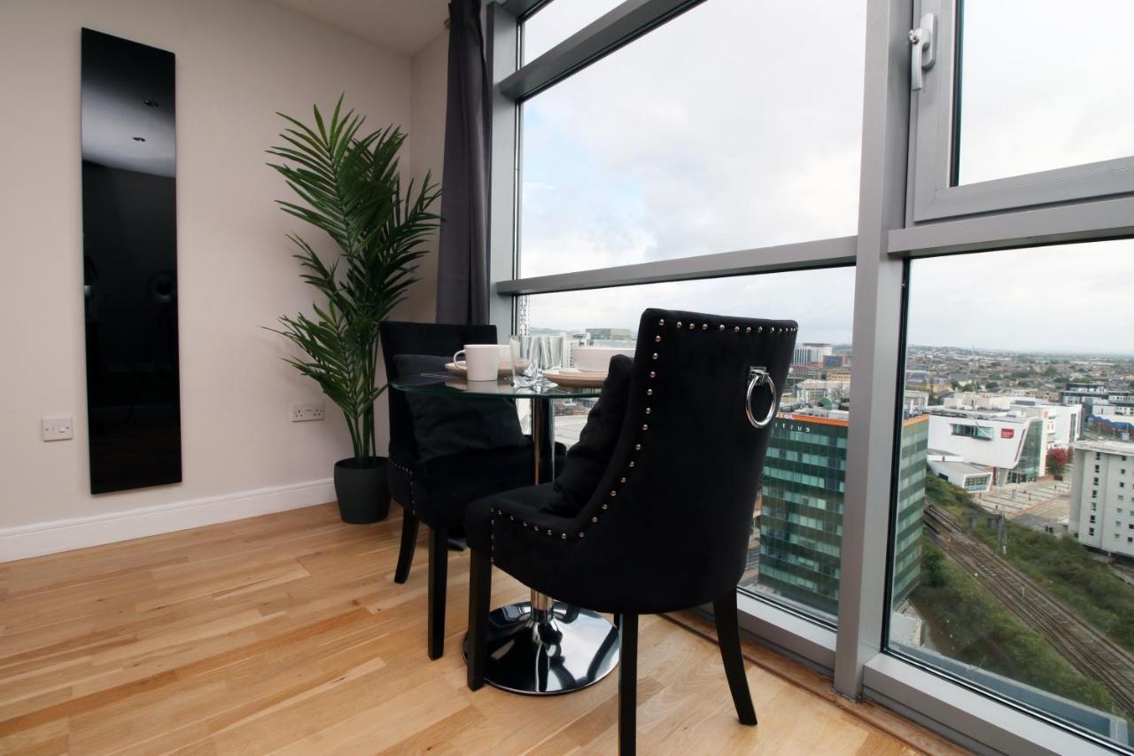 The View - Long Stay Offer - Modern Central Apartment And Parking By Cto Serviced Apartments Cardiff Exterior photo