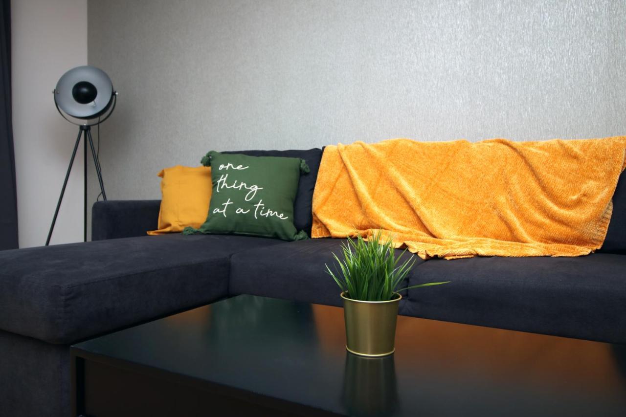 The View - Long Stay Offer - Modern Central Apartment And Parking By Cto Serviced Apartments Cardiff Exterior photo